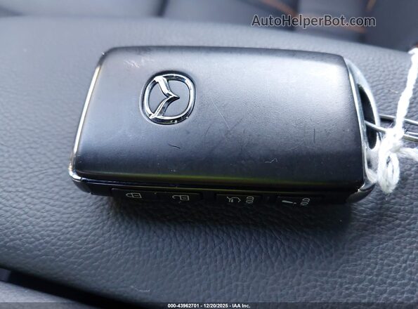 7MMVAADWXSN110003 2025 MAZDA CX-50 HYBRID Синий Вид панели приборов