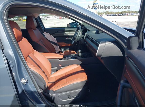 7MMVABXY9SN317209 2025 MAZDA CX-5 Gray Widok wnętrza z przodu