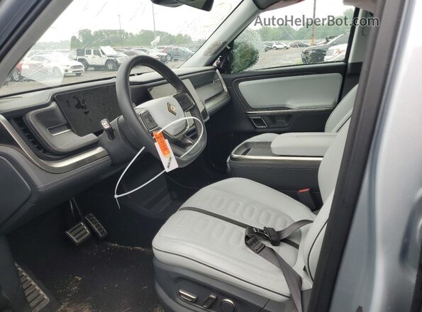 7PDSGABA2PN006517 2023 RIVIAN R1S Silver Вид салону спереду