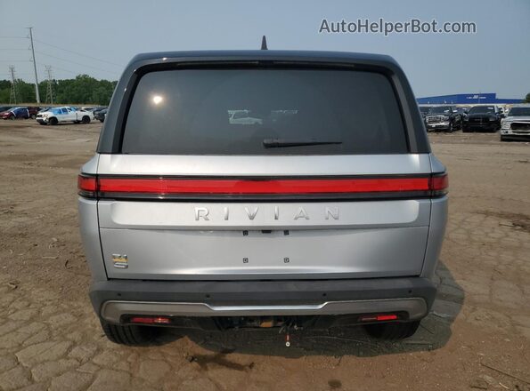 7PDSGABA2PN006517 2023 RIVIAN R1S Silver Вид ззаду