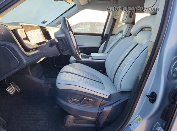 7PDSGABA2PN028226 2023 RIVIAN R1S Серебряный 
