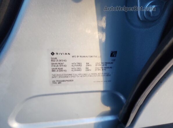7PDSGABA2PN028226 2023 RIVIAN R1S Серебряный 