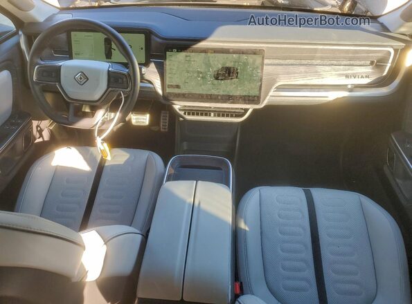 7PDSGABA4PN014733 2023 RIVIAN R1S Черный 