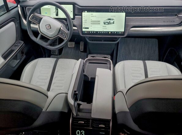 7PDSGABA9RN043969 2024 RIVIAN R1S White Dashboard view