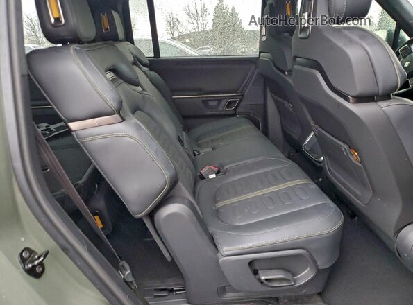 7PDSGABL6RN034809 2024 RIVIAN R1S Green Вид задньої частини салону