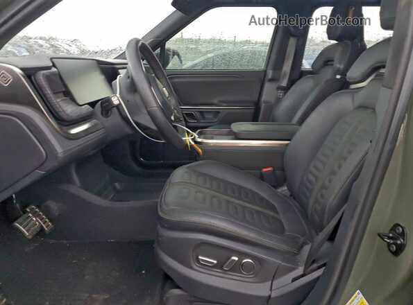 7PDSGABL6RN034809 2024 RIVIAN R1S Green Вид салону спереду