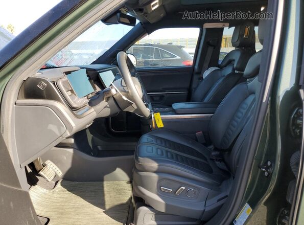 7PDSGABL9NN001782 2022 RIVIAN R1S Green Front interior view