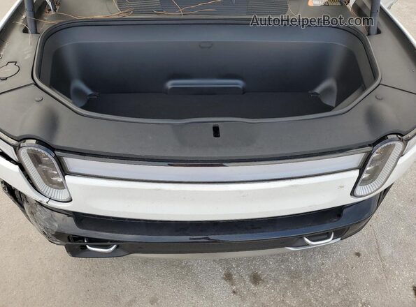 7PDSGBBA0RN040075 2024 RIVIAN R1S White Vista del compartimento del motor