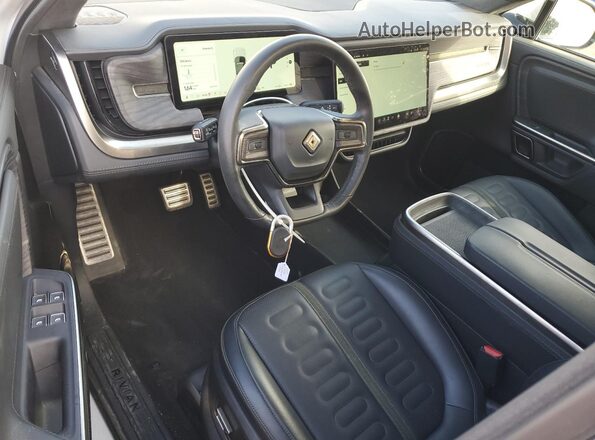 7PDSGBBA0RN040075 2024 RIVIAN R1S White Vista del salpicadero