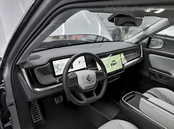 7PDSGBBA6RN045071 2024 RIVIAN R1S Silver წინა პანელის ხედი