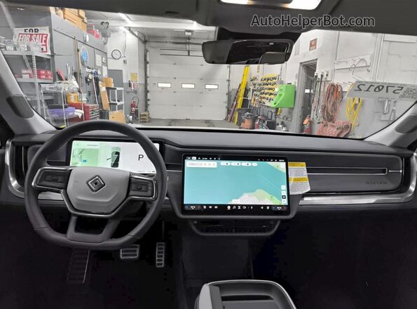 7PDSGBBA6RN045071 2024 RIVIAN R1S Silver წინა სალონის ხედი