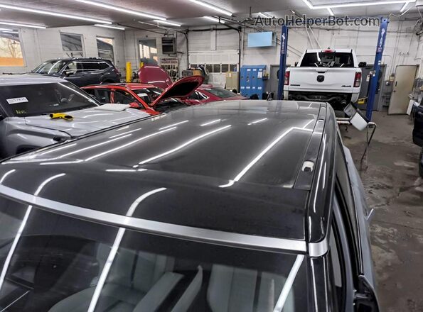 7PDSGBBA6RN045071 2024 RIVIAN R1S Silver VIN კოდის სტიკერის ხედი