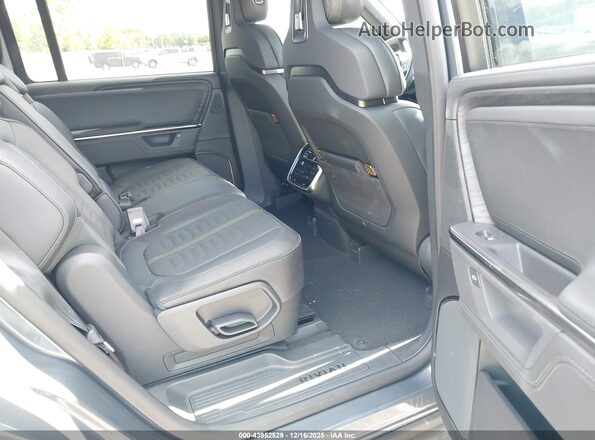 7PDSGBBAXSN064535 2025 RIVIAN R1S Gray VIN კოდის სტიკერის ხედი