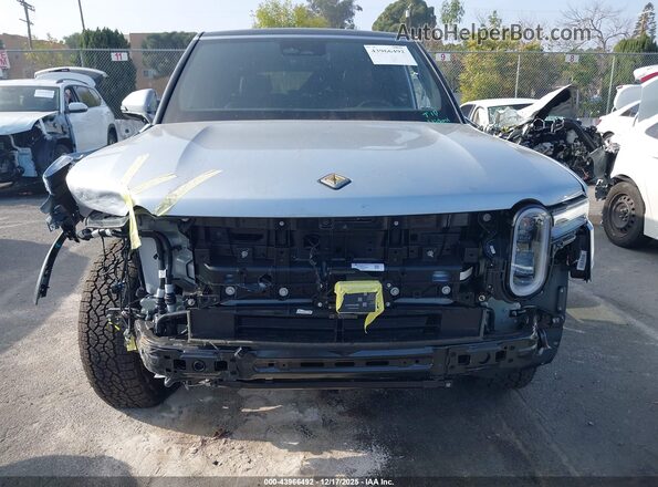 7PDSGGBA6TN080102 2026 RIVIAN R1S Серебряный Вид задней части салона