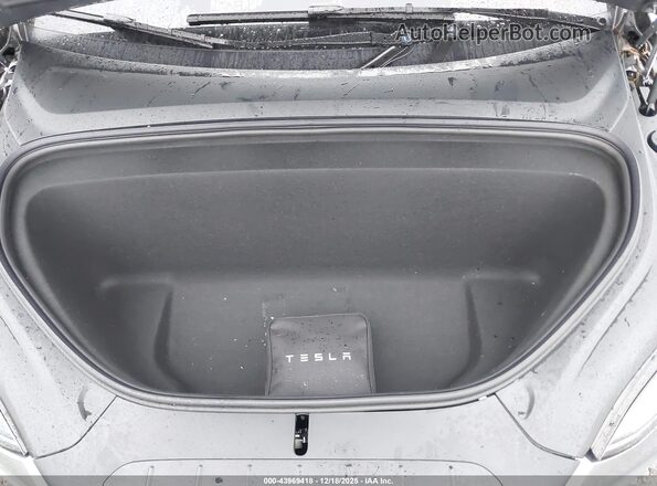 7SAXCAE58RF452490 2024 TESLA MODEL X Silver Вид ззаду