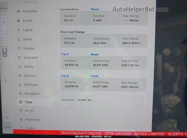 7SAXCBE50PF385113 2023 TESLA MODEL X White Vista de los asientos traseros