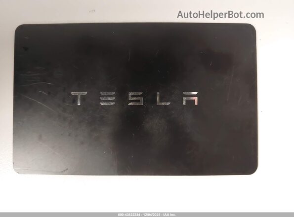 7SAXCBE5XRF457745 2024 TESLA MODEL X Gray Առջևի վահանակի տեսք