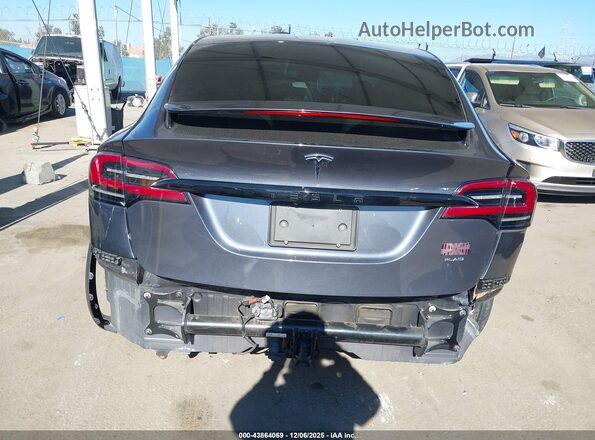 7SAXCBE65NF356647 2022 TESLA MODEL X Gray Widok z przodu