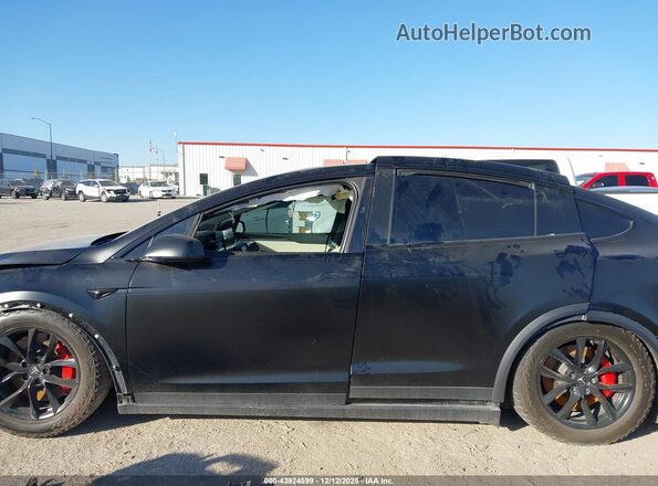 7SAXCBE66PF405910 2023 TESLA MODEL X Black Widok wnętrza 360 stopni