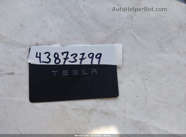 7SAXCDE52TF478611 2026 TESLA MODEL X Gray Вид панелі приладів
