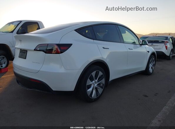 7SAYGAEE4NF490494 2022 TESLA MODEL Y Белый Задняя правая четверть