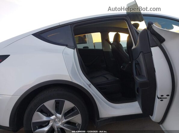 7SAYGAEE4NF490494 2022 TESLA MODEL Y Белый Вид наклейки с VIN-кодом
