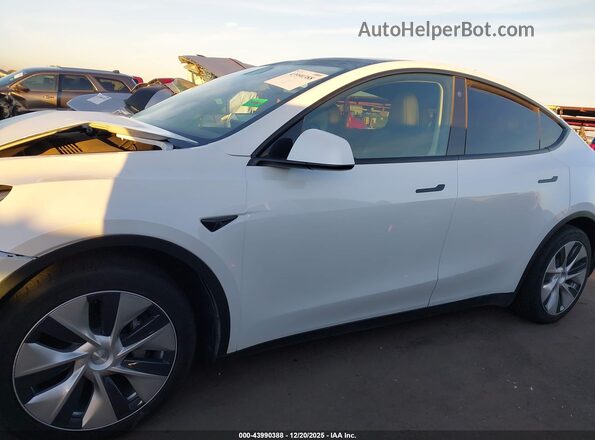 7SAYGAEE4NF490494 2022 TESLA MODEL Y Белый Панорамный вид салона 360°