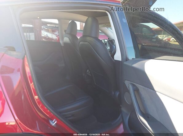 7SAYGAEE4RF092109 2024 TESLA MODEL Y Red VIN sticker view
