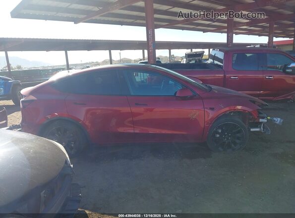 7SAYGAEE4RF092109 2024 TESLA MODEL Y Red Rear interior view