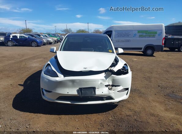 7SAYGAEE8NF540779 2022 TESLA MODEL Y White Вид щитка приладів