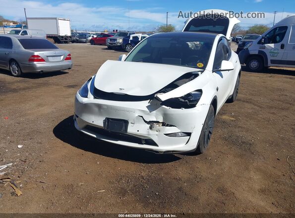 7SAYGAEE8NF540779 2022 TESLA MODEL Y White Вид спереду