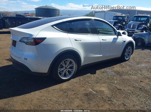 7SAYGAEE8NF540779 2022 TESLA MODEL Y White Задня права чверть