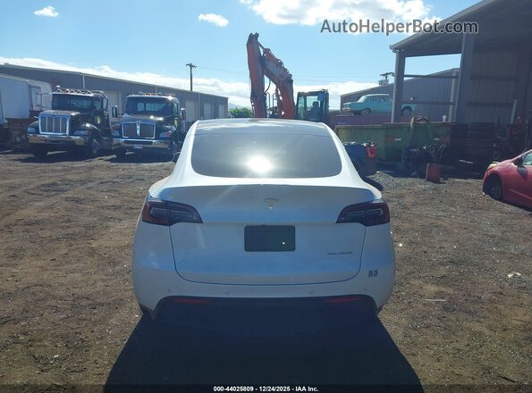 7SAYGAEE8NF540779 2022 TESLA MODEL Y White 