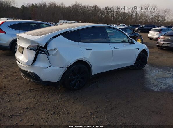 7SAYGDED2RF160531 2024 TESLA MODEL Y White Rear right