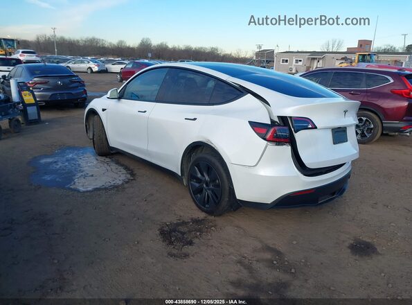7SAYGDED2RF160531 2024 TESLA MODEL Y White Rear left
