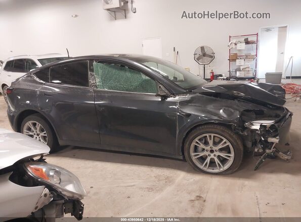 7SAYGDED3RF054296 2024 TESLA MODEL Y Gray Սարքավորումների վահանակի տեսք