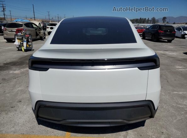 7SAYGDED3TF404582 2026 TESLA MODEL White უკანა ხედი