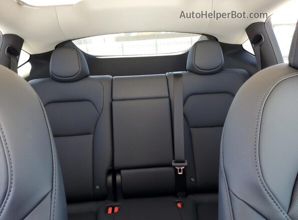 7SAYGDED3TF404582 2026 TESLA MODEL White უკანა სავარძლების ხედი