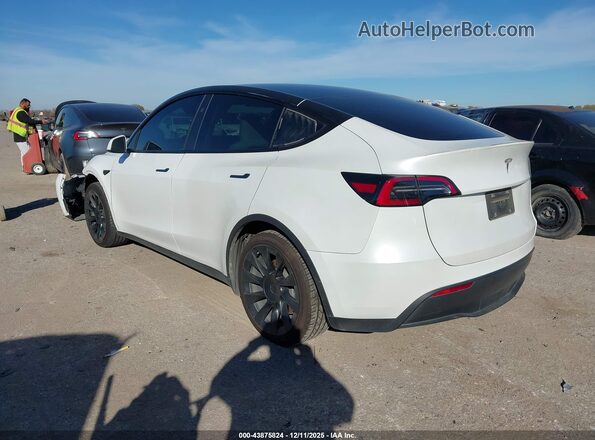 7SAYGDED5RF095433 2024 TESLA MODEL Y White Rear left
