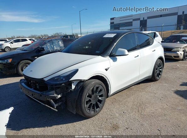7SAYGDED5RF095433 2024 TESLA MODEL Y White Front left