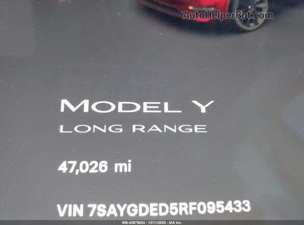 7SAYGDED5RF095433 2024 TESLA MODEL Y White Rear seats view