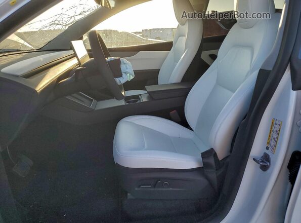 7SAYGDEDXTA491555 2026 TESLA MODEL White წინა სალონის ხედი