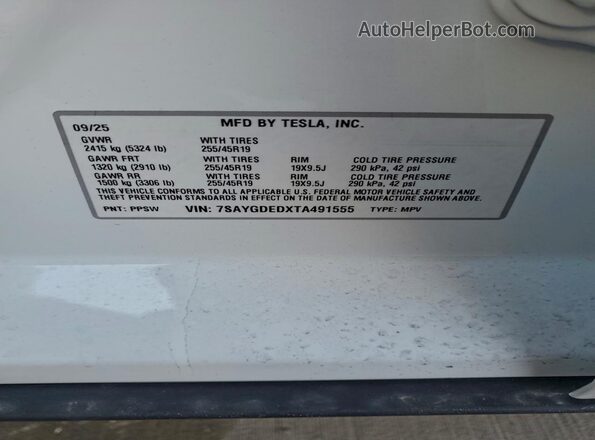 7SAYGDEDXTA491555 2026 TESLA MODEL White ძრავის განყოფილების ხედი