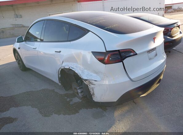 7SAYGDEE0RA252906 2024 TESLA MODEL Y Белый Задняя левая четверть