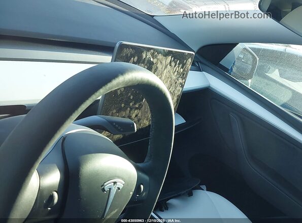 7SAYGDEE0RA252906 2024 TESLA MODEL Y Белый Панорамный вид салона 360°
