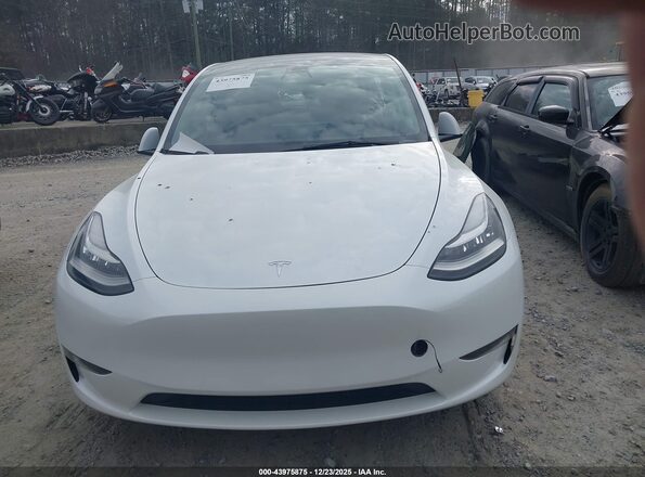 7SAYGDEE1PA117401 2023 TESLA MODEL Y White Widok zestawu wskaźników