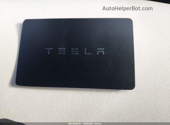 7SAYGDEE2RA233659 2024 TESLA MODEL Y Серый Вид панели приборов