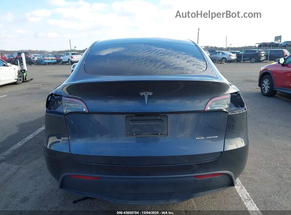 7SAYGDEE2RA233659 2024 TESLA MODEL Y Серый 