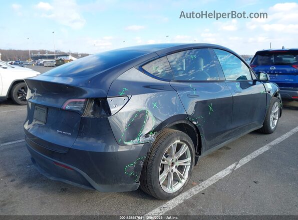 7SAYGDEE2RA233659 2024 TESLA MODEL Y Серый 