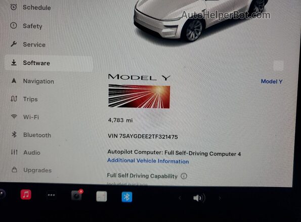 7SAYGDEE2TF321475 2026 TESLA MODEL White Սարքավորումների վահանակի տեսք